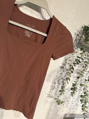 Clean Lines Baby tee intimately NWOT